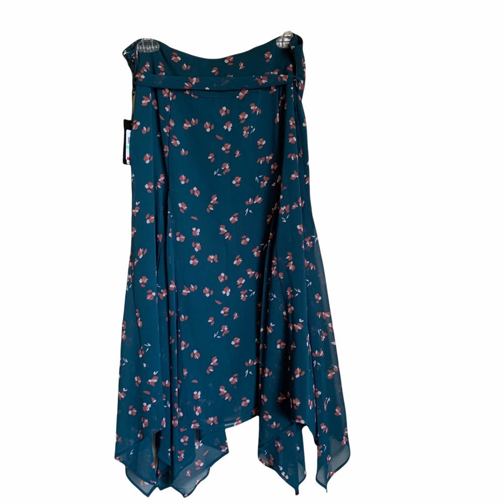 DKNY handkerchief Skirt size 8